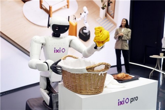 LG U+, MWC26서 피지컬AI와 만난 익시오 미래 모습 공개