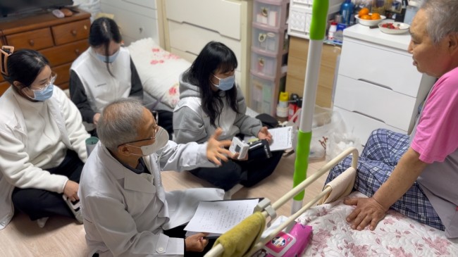 '병원 대신 집에서'…금천구, 건강장수센터 다학제팀 지역사회 통합돌봄 강화