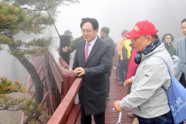 강화군, 고려산 진달래 꽃구경 행사 앞두고 '막바지 점검'